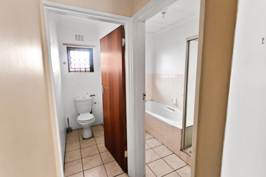 To Let 4 Bedroom Property for Rent in Beacon Bay Eastern Cape